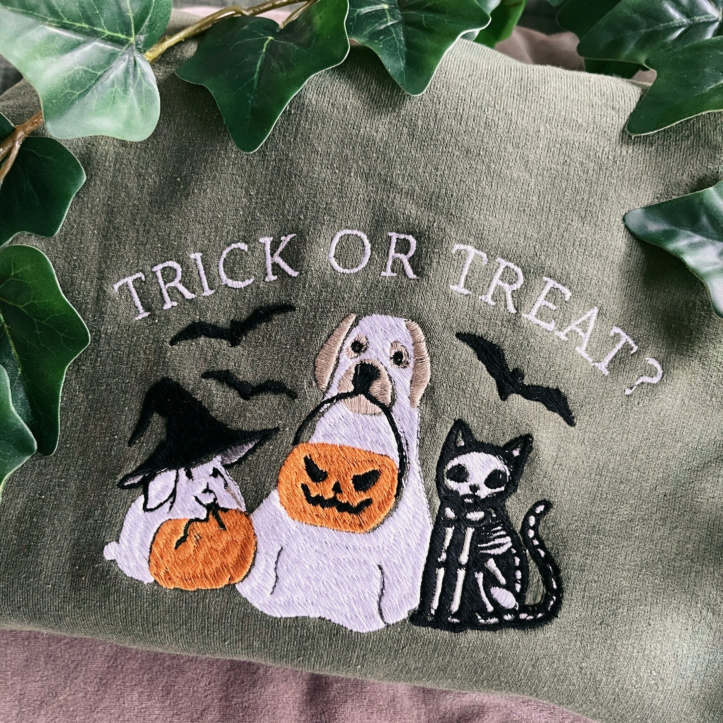 Trick Or Treat - Sweatshirt / Hoodie