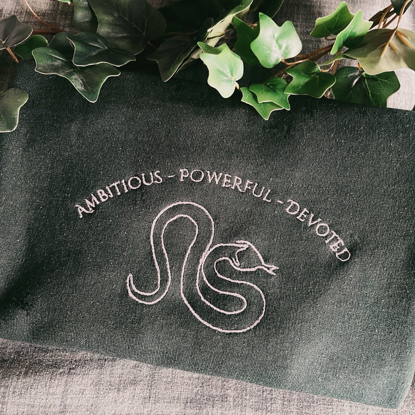 Wizard House - Green Snake - Sweatshirt & Hoodie