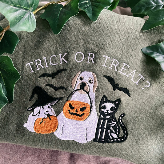 Trick Or Treat - Sweatshirt / Hoodie