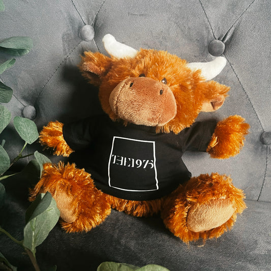 THE 1975 - Highland Cow in a black Tee - Plushie